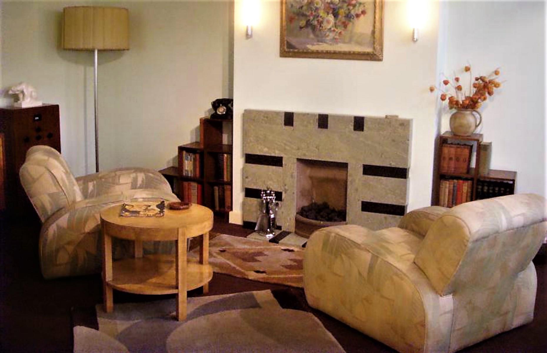 1930s Art Deco living room